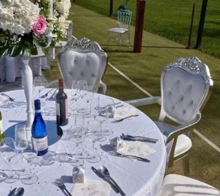 Jaccuzzi | Pool | Golf | Tennis | Boules Court