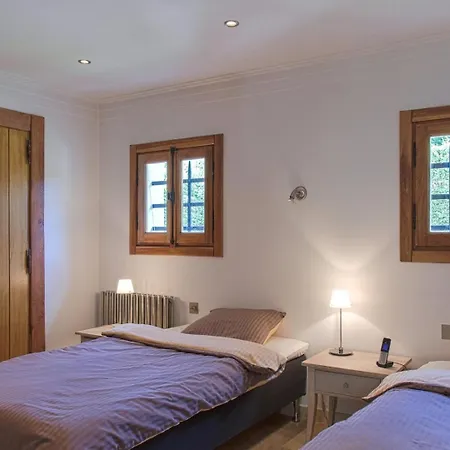 Jaccuzzi | Pool | Golf | Tennis | Boules Court *