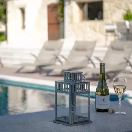 Jaccuzzi | Pool | Golf | Tennis | Boules Court Villa *