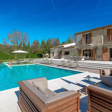 Jaccuzzi | Pool | Golf | Tennis | Boules Court Villa