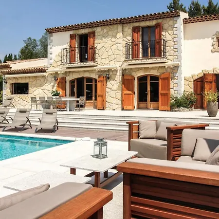 Villa Jaccuzzi | Pool | Golf | Tennis | Boules Court